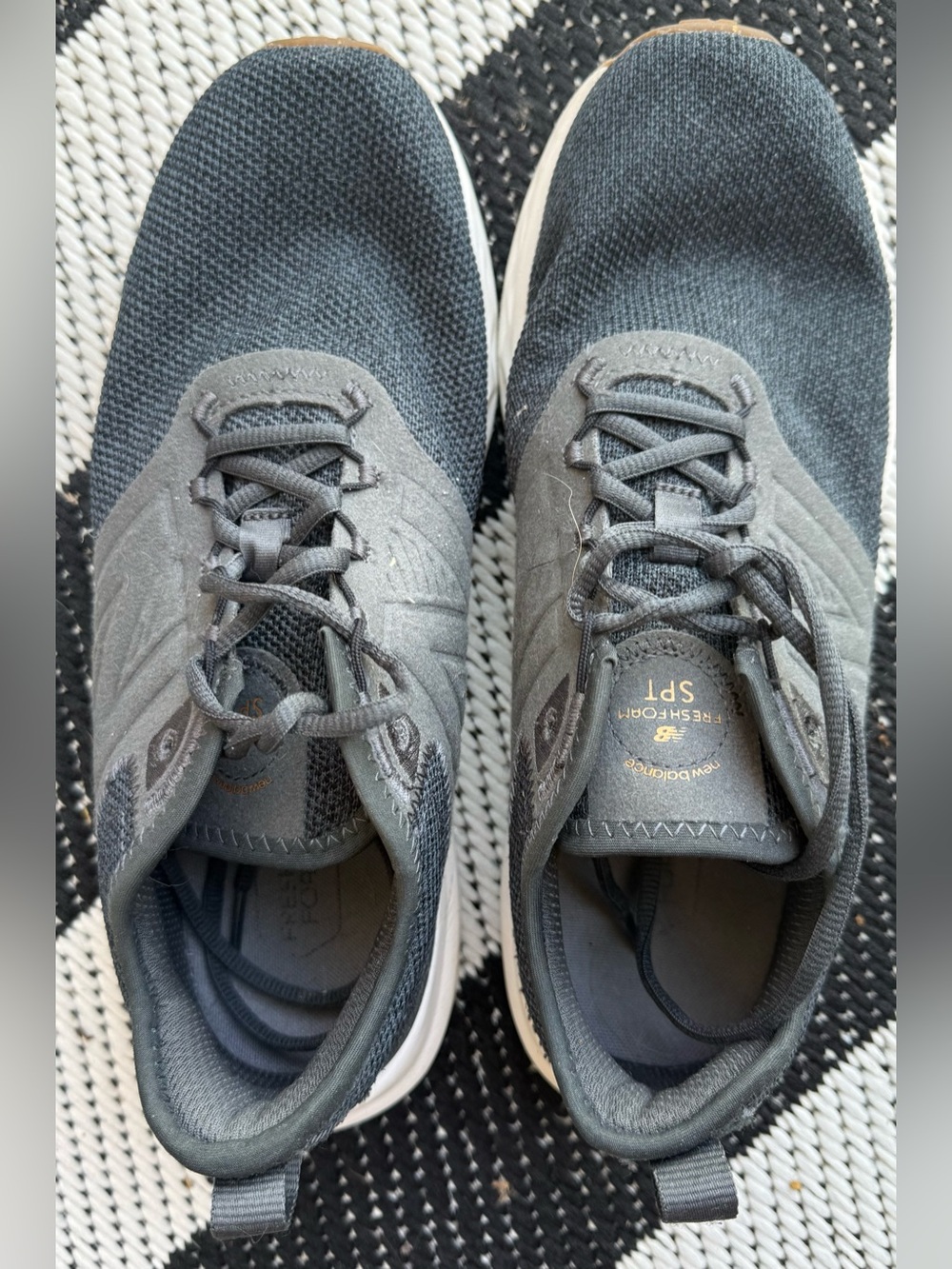 New Balance Gray Fresh Foam Running Shoes | Menโs Sz 9 | Womenโs Sz 10.5